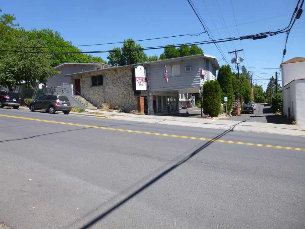 Cougar Land Motel Pullman Exterior photo
